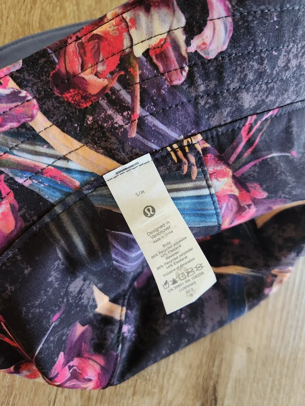 Lululemon Both Ways Reversible Bucket Hat Water Drop Blue & Veiled Floral Black